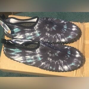 Air Balance size 10 unisex water shoes